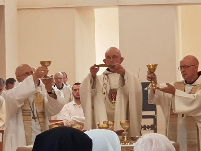 900-Carta-Caritatis-11