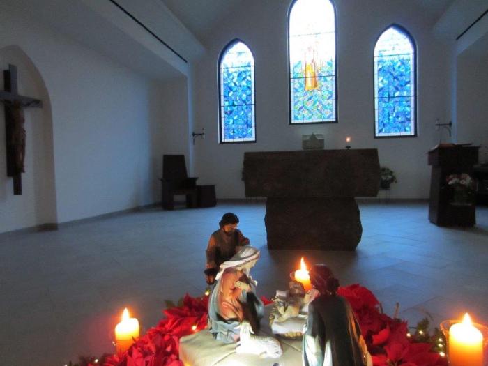 Crozet-Creche-in-church
