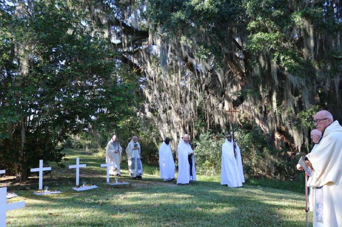 Blessing-the-Graves1