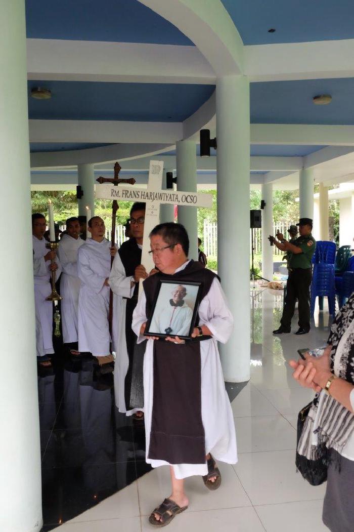 Funeral-of-Dom-Frans-Rawaseneng-6