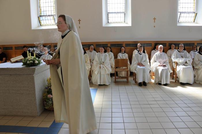 Abbatical-Blessing-of-Mother-Fiachra-Glencairn-05