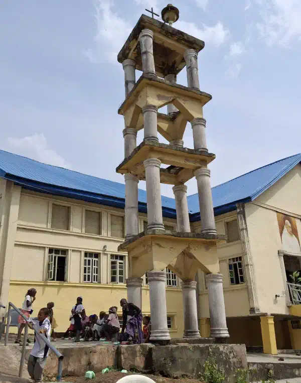 Porta Caeli, Akokwa