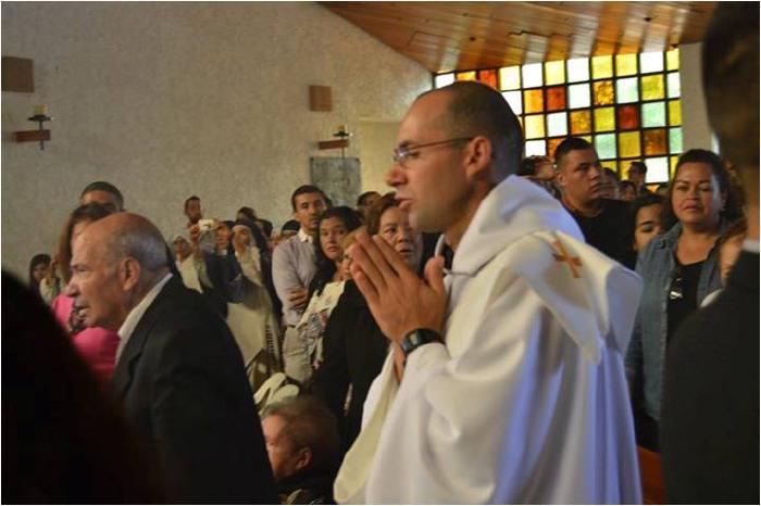 2-Entrada-a-la-Iglesia