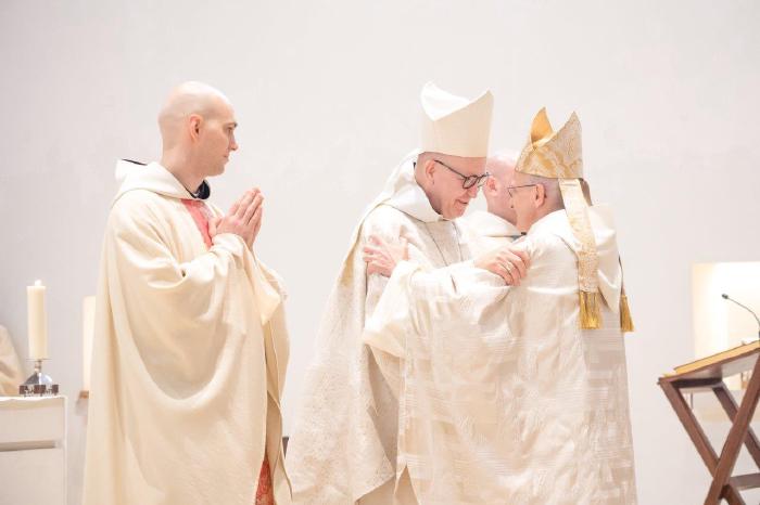 Benediction-abbatiale-Dom-Thomas-1