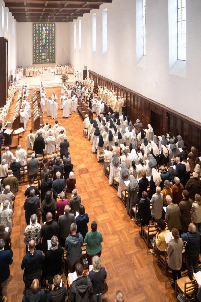 Benediction-abbatiale-Dom-Thomas-5