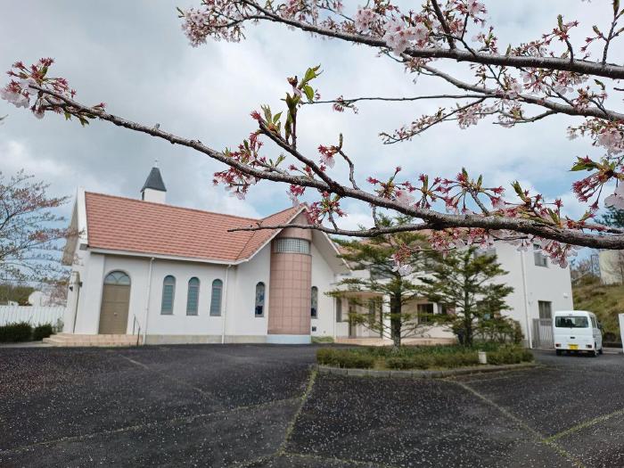 Visit-of-the-Abbot-General-to-the-Ajimu-community-April-2024-1