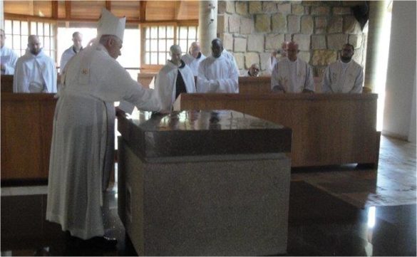 10 Unção do altar