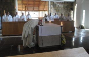 18 Beijo do altar